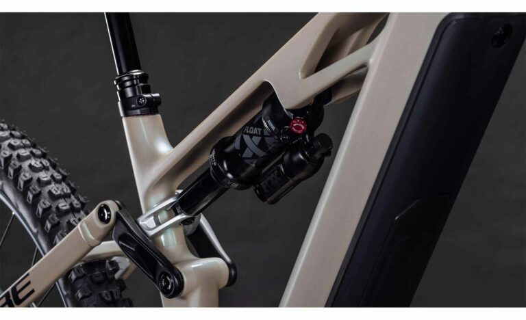 stereo-hybrid-one77-hpc (4)